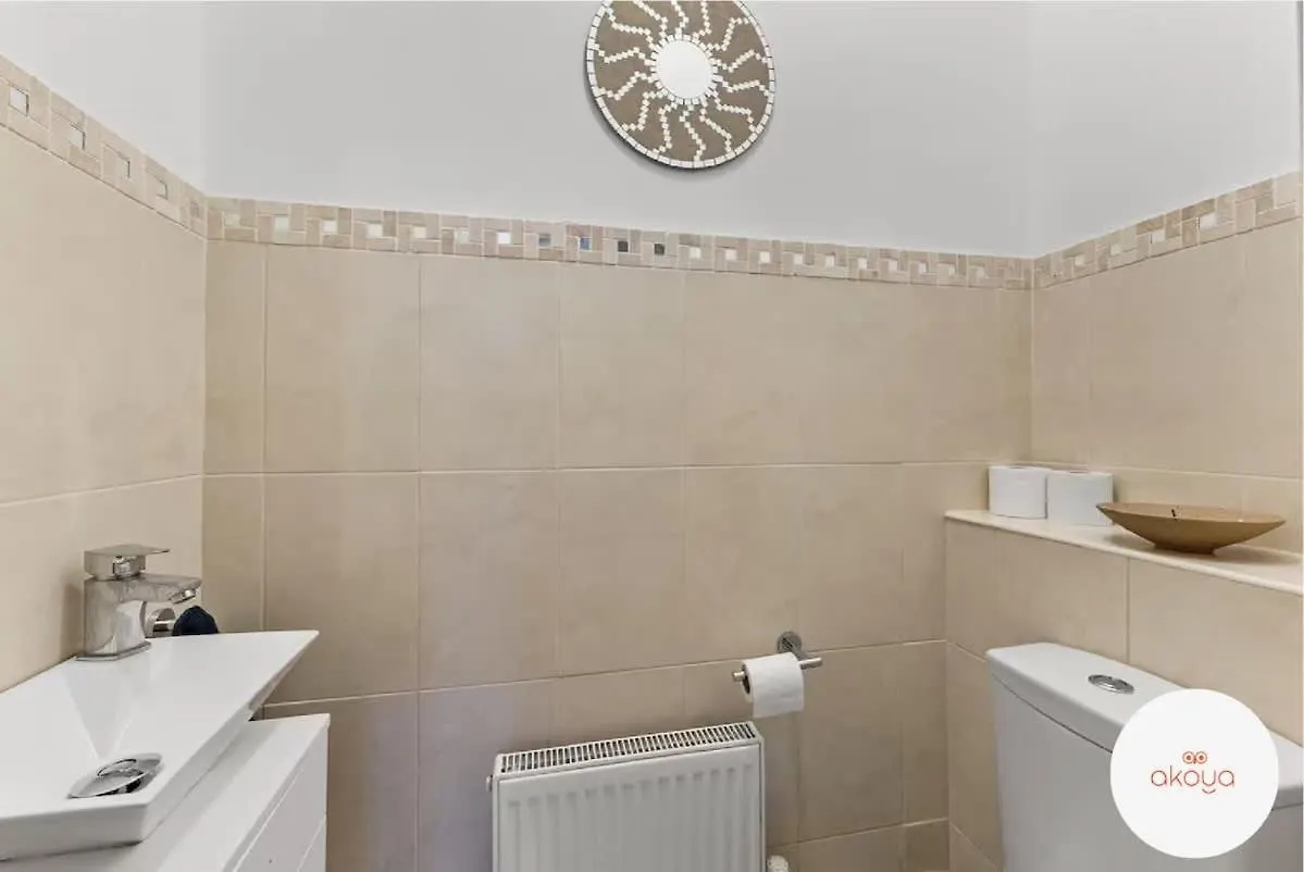 A Contemporary Cotswold Grace - Beautiful 4Bed Haven