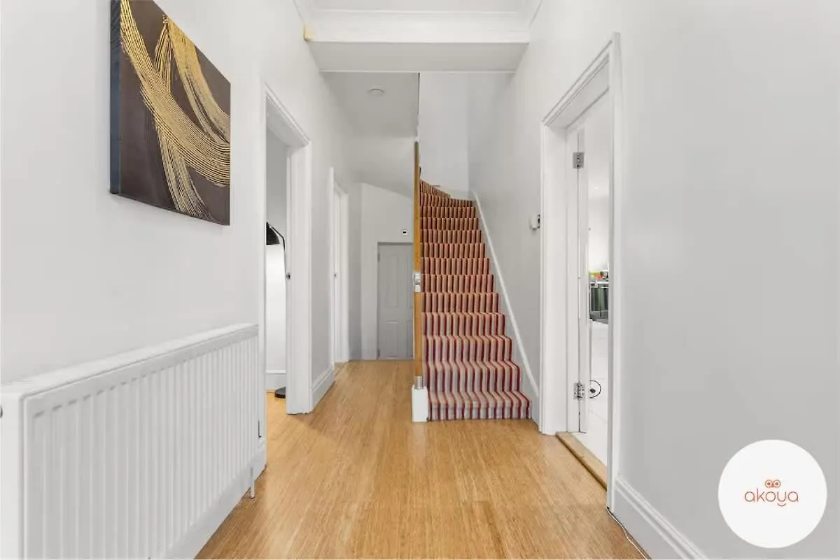A Contemporary Cotswold Grace - Beautiful 4Bed Haven United Kingdom